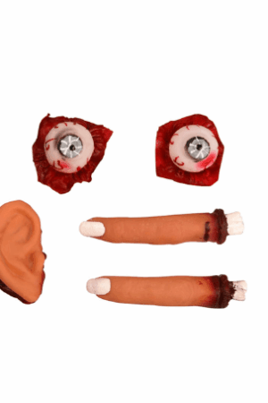 Odcięte zakrwawione części ciała ucho, oczy Halloween